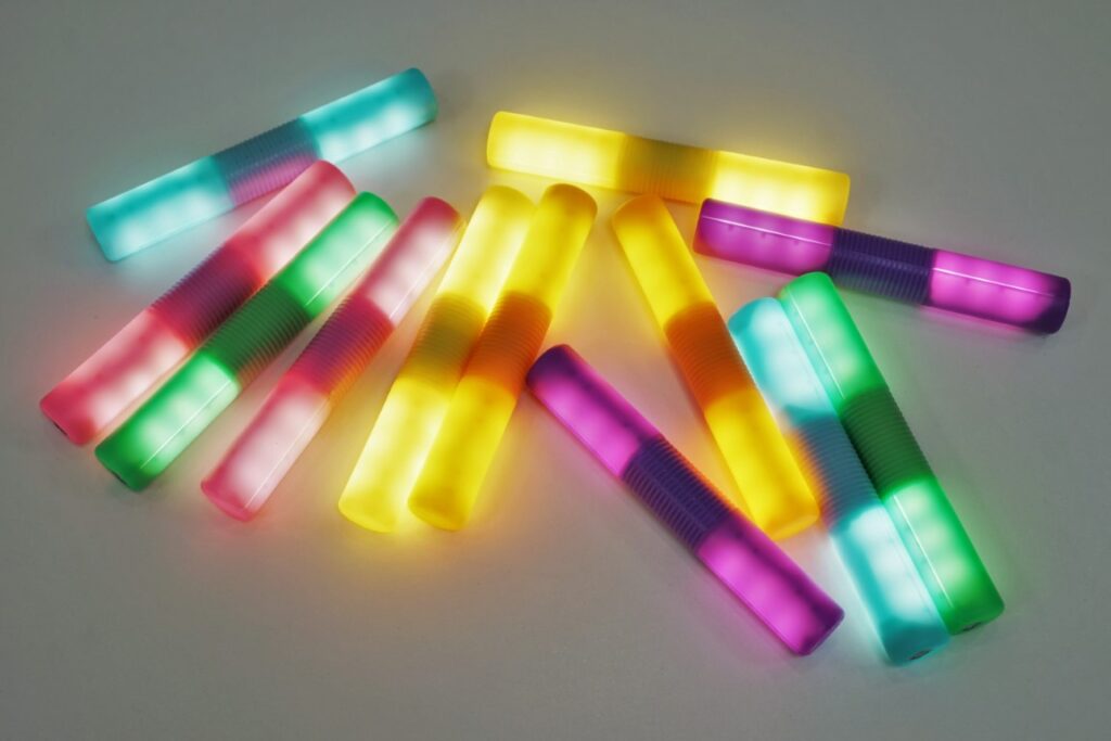 šviečiančios lazdelės