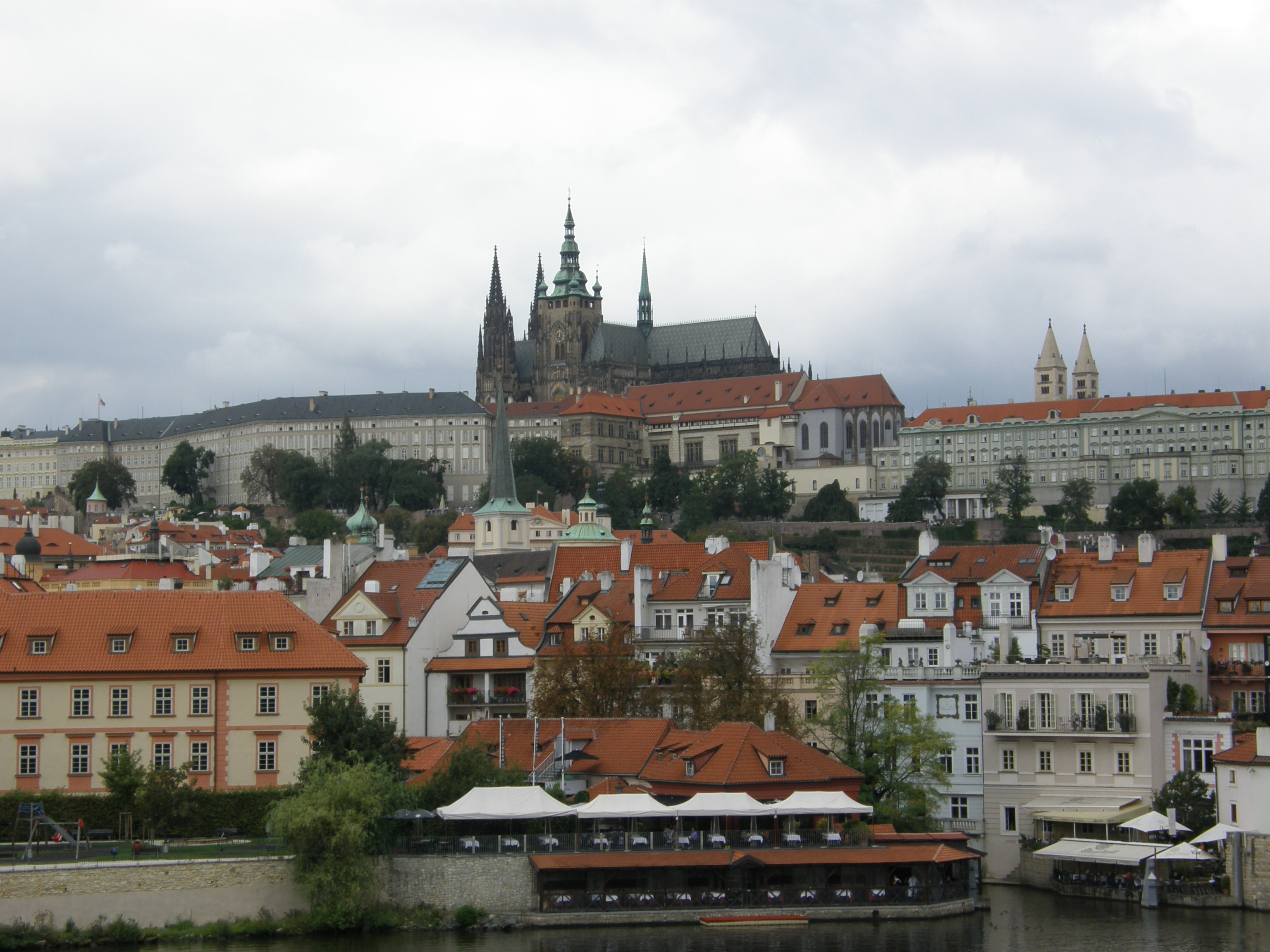 Vizdas nuo Karolio tilto 