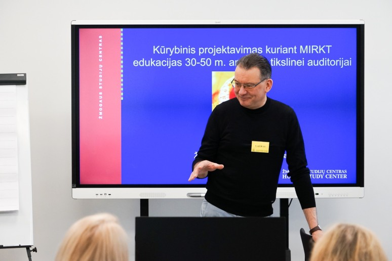 Lektorius veda mokymus